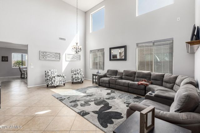 586 E BAKER Drive, San Tan Valley, AZ 85140