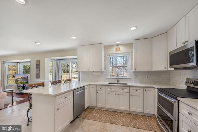 8504 SILVERDALE RD, Lorton, VA 22079