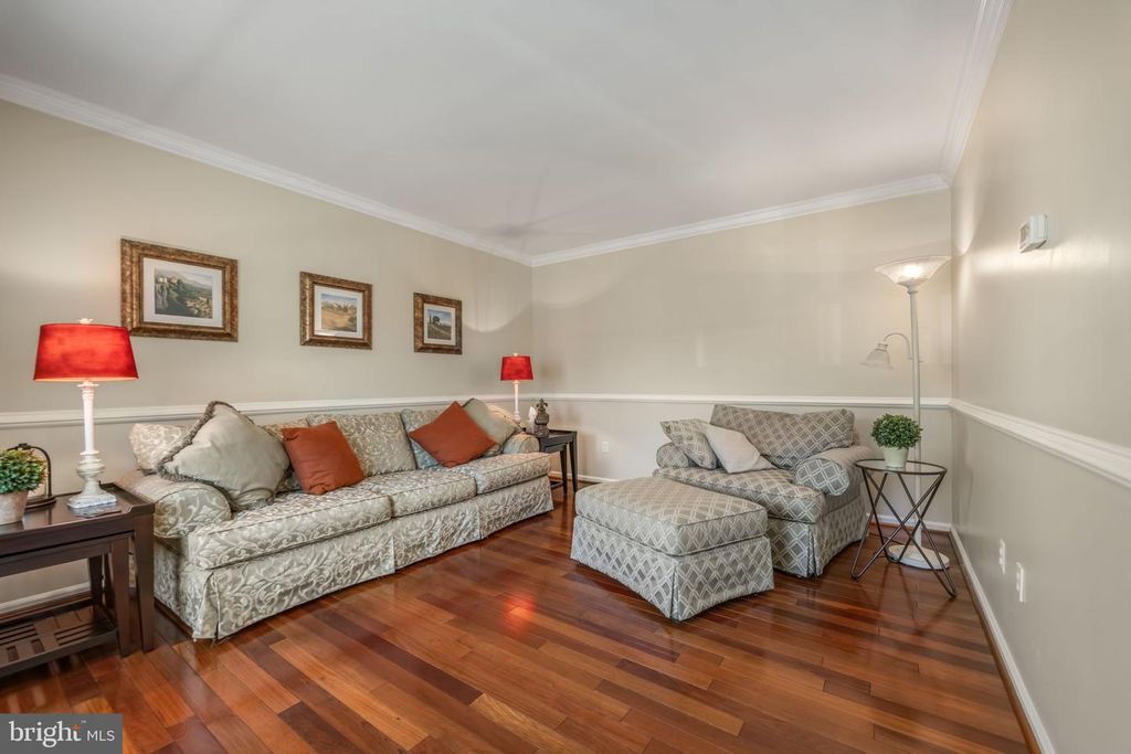 Image 10 of property listing at 8504 SILVERDALE RD, Lorton, VA 22079