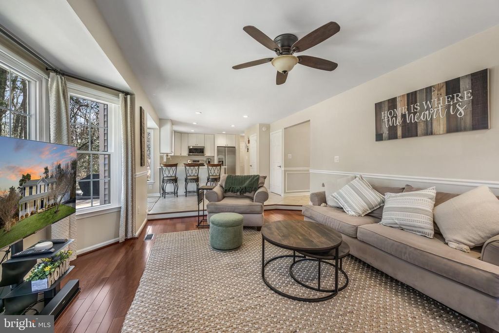 Image 17 of property listing at 8504 SILVERDALE RD, Lorton, VA 22079