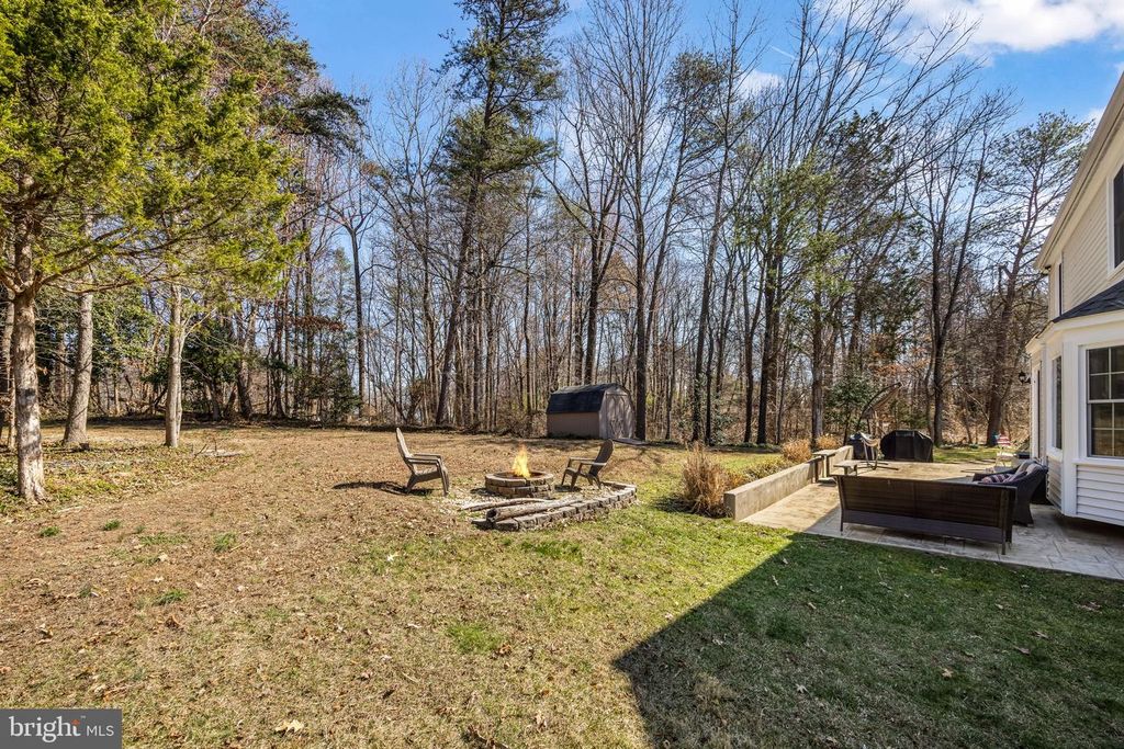 Image 43 of property listing at 8504 SILVERDALE RD, Lorton, VA 22079