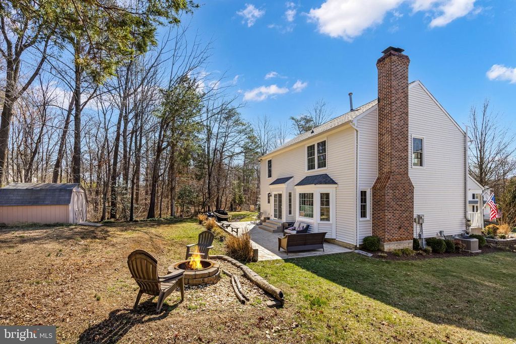 Image 44 of property listing at 8504 SILVERDALE RD, Lorton, VA 22079