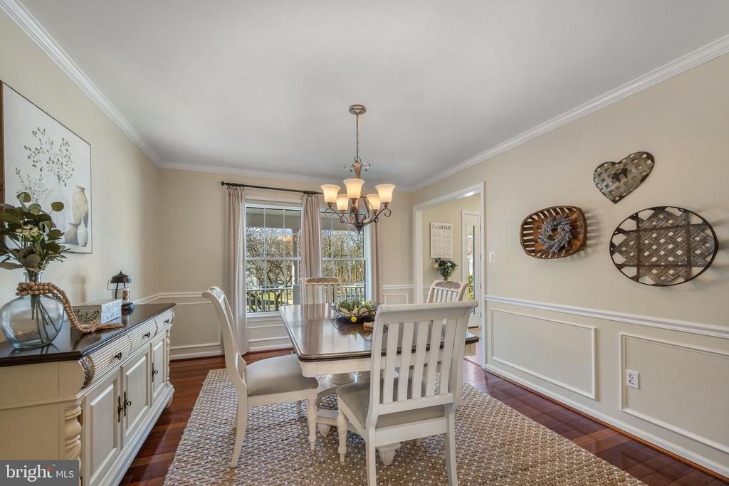 Image 7 of property listing at 8504 SILVERDALE RD, Lorton, VA 22079