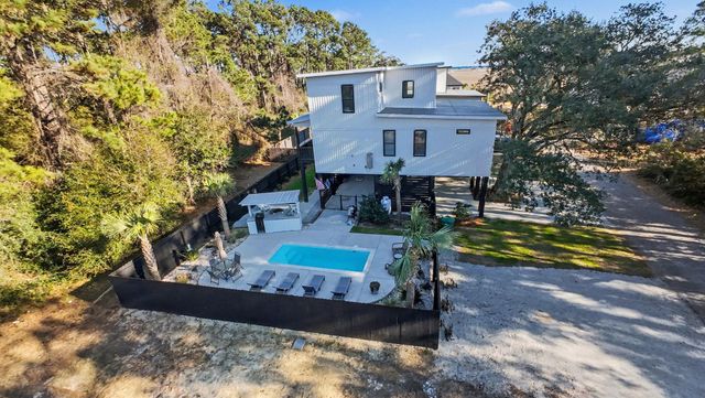 236 Brown Pelican Loop, Pawleys Island, SC 29585