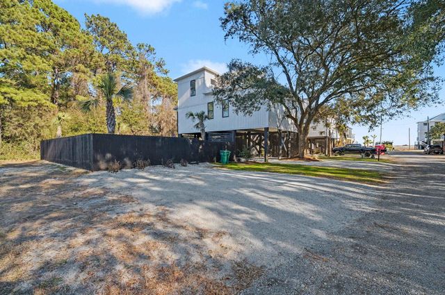 236 Brown Pelican Loop, Pawleys Island, SC 29585