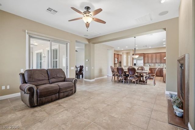 7267 Bugler Swan Way, North Las Vegas, NV 89084