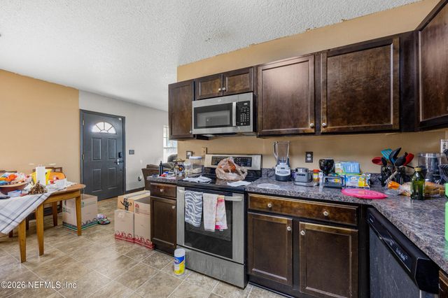 363 ROBERTS Street N, Green Cove Springs, FL 32043