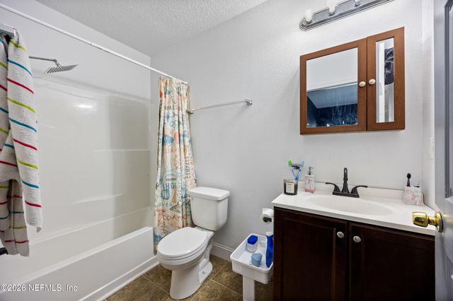 363 ROBERTS Street N, Green Cove Springs, FL 32043