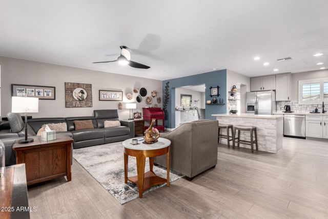 10316 W SALEM Drive, Sun City, AZ 85351