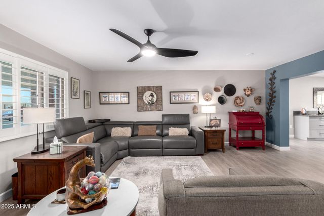 10316 W SALEM Drive, Sun City, AZ 85351