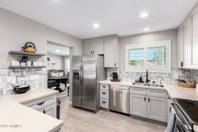 10316 W SALEM Drive, Sun City, AZ 85351