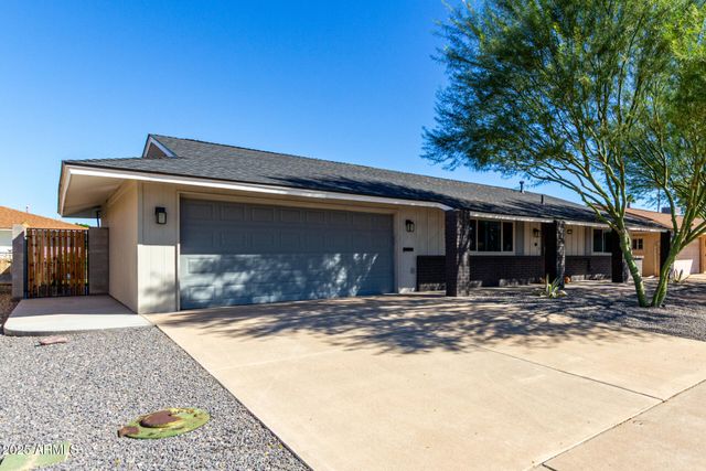 10316 W SALEM Drive, Sun City, AZ 85351