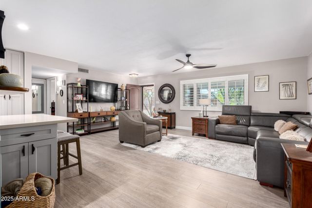 10316 W SALEM Drive, Sun City, AZ 85351