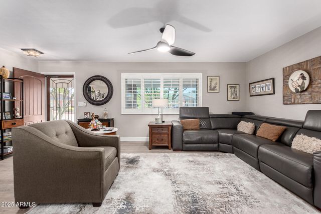 10316 W SALEM Drive, Sun City, AZ 85351