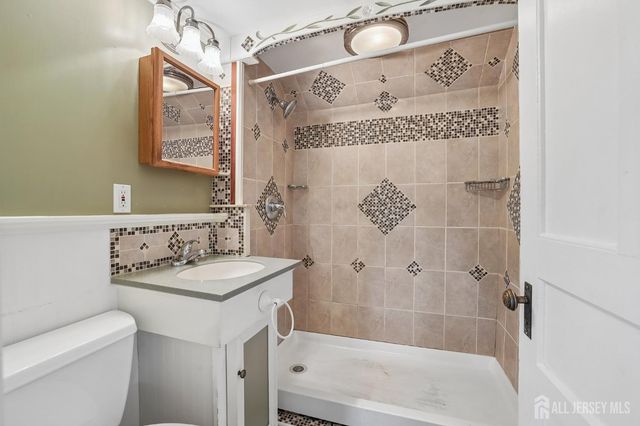 406 Glenmary Avenue, Middletown, NJ 07737