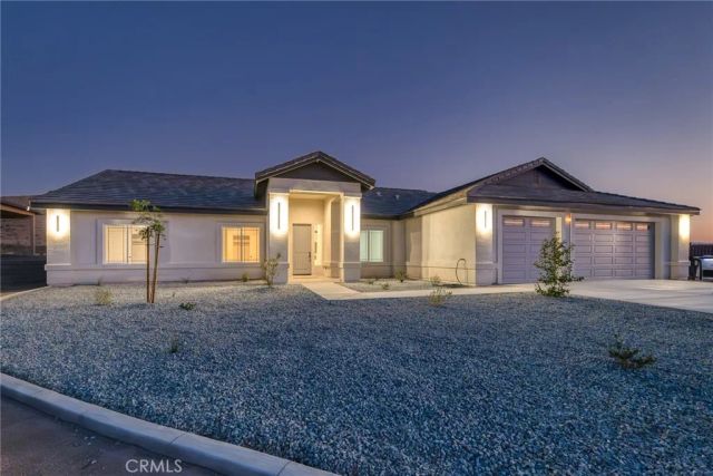19707 Roanoke Road, Apple Valley, CA 92307
