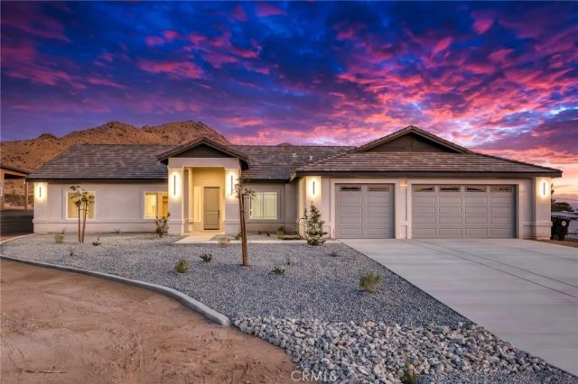 19707 Roanoke Road, Apple Valley, CA 92307