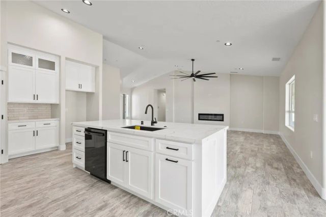 19707 Roanoke Road, Apple Valley, CA 92307