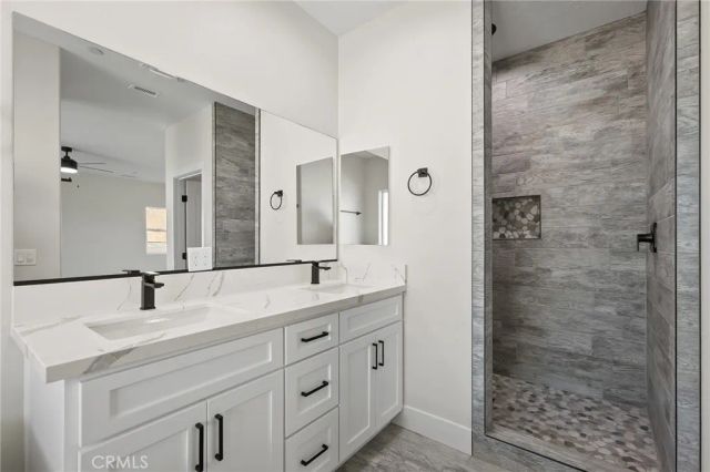 19707 Roanoke Road, Apple Valley, CA 92307