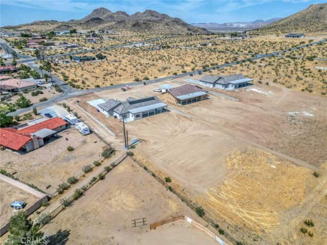 19707 Roanoke Road, Apple Valley, CA 92307