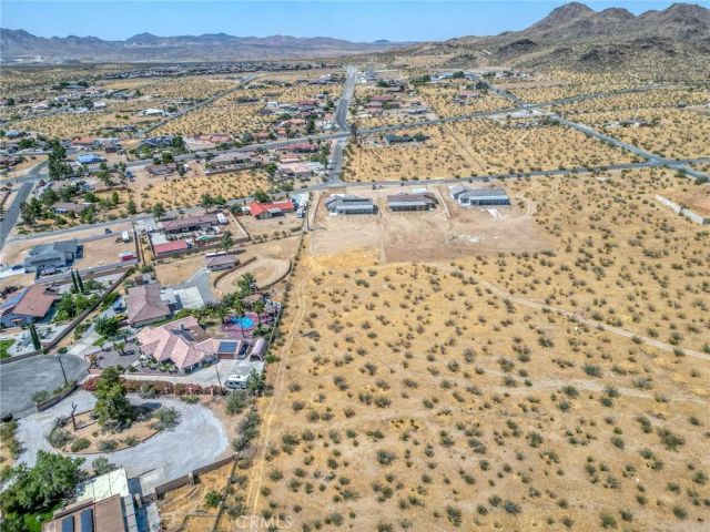 19707 Roanoke Road, Apple Valley, CA 92307