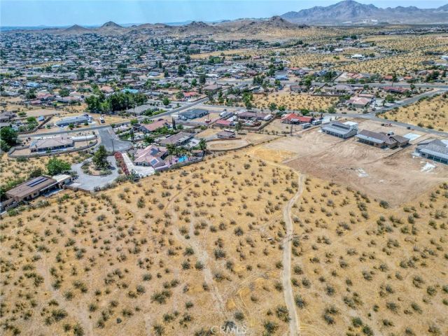 19707 Roanoke Road, Apple Valley, CA 92307
