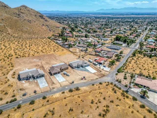 19707 Roanoke Road, Apple Valley, CA 92307