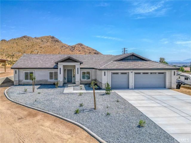 19707 Roanoke Road, Apple Valley, CA 92307