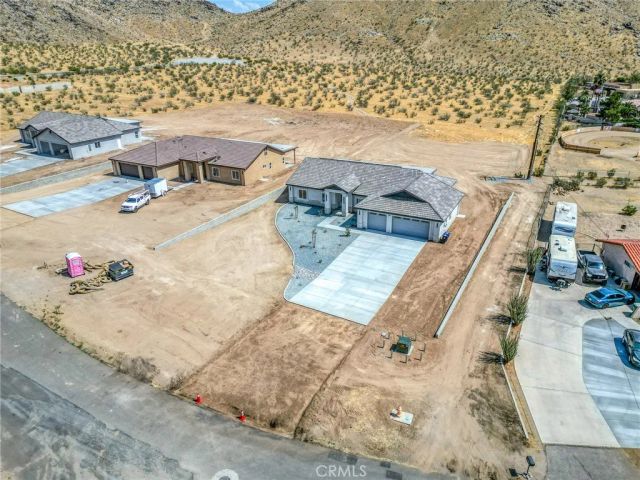 19707 Roanoke Road, Apple Valley, CA 92307