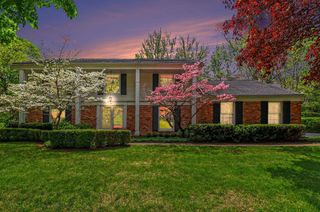 910 S Shady Hollow Circle, Bloomfield Twp, MI 48304