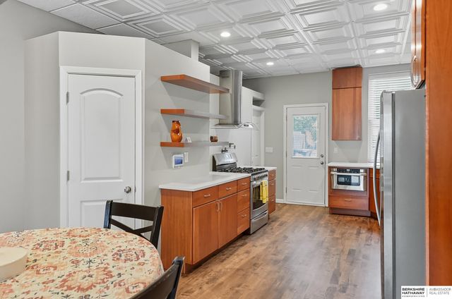 1316 S 6th Street, Omaha, NE 68108