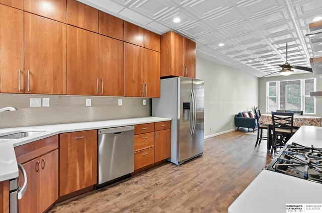 1316 S 6th Street, Omaha, NE 68108