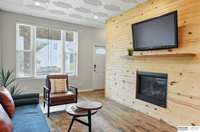 1316 S 6th Street, Omaha, NE 68108