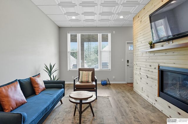 1316 S 6th Street, Omaha, NE 68108