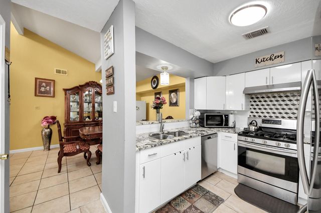 4155 Amir Street, Houston, TX 77072