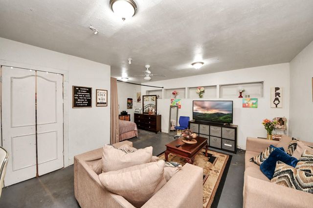 4155 Amir Street, Houston, TX 77072