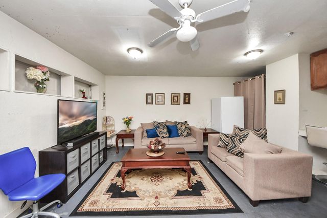 4155 Amir Street, Houston, TX 77072