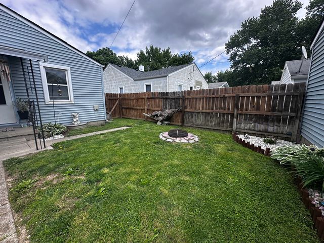 203 E 36th Street, Anderson, IN 46013