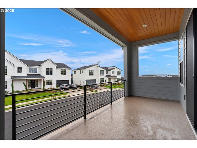 386 W FIR Loop, Washougal, WA 98671