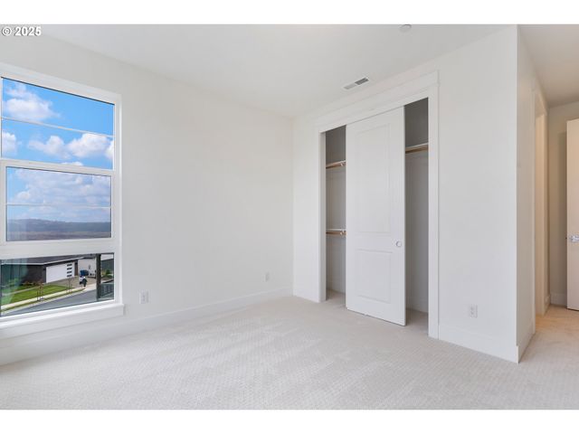 386 W FIR Loop, Washougal, WA 98671