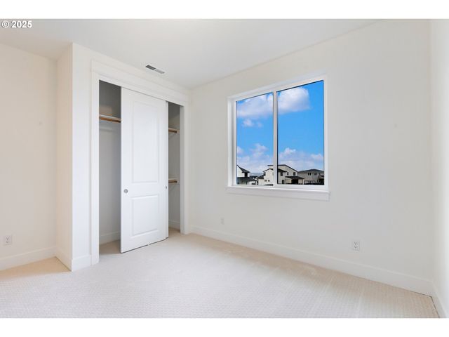 386 W FIR Loop, Washougal, WA 98671