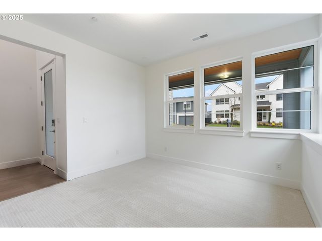 386 W FIR Loop, Washougal, WA 98671