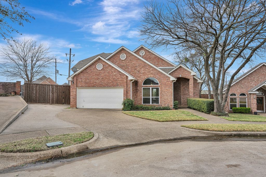 2400 Peach Blossom Court, Bedford, TX 76021