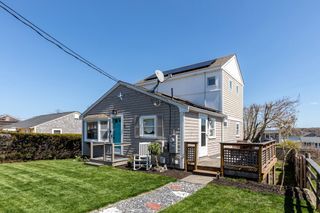 16 Thomas Ave, Plymouth, MA 02360