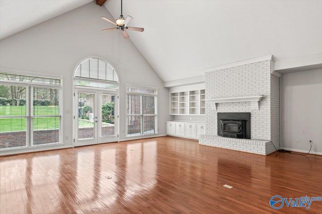4818 Cove Creek Drive SE, Brownsboro, AL 35741