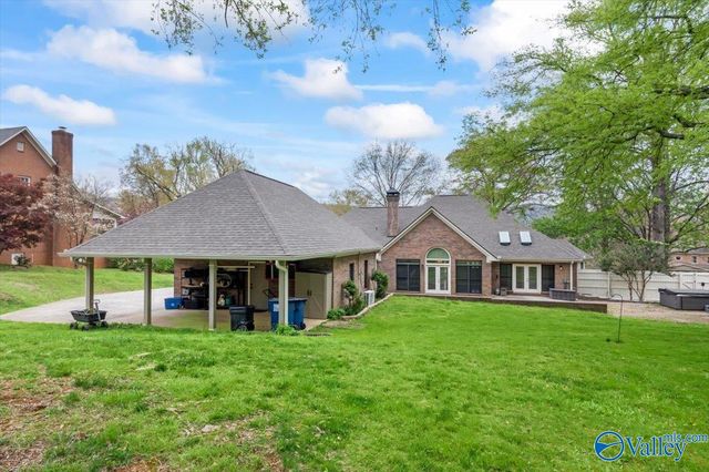 4818 Cove Creek Drive SE, Brownsboro, AL 35741