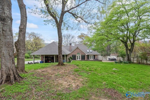 4818 Cove Creek Drive SE, Brownsboro, AL 35741