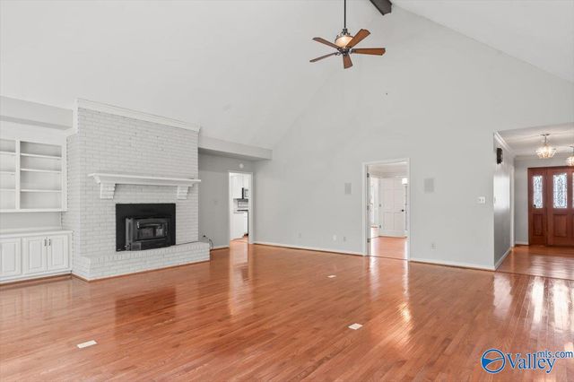 4818 Cove Creek Drive SE, Brownsboro, AL 35741