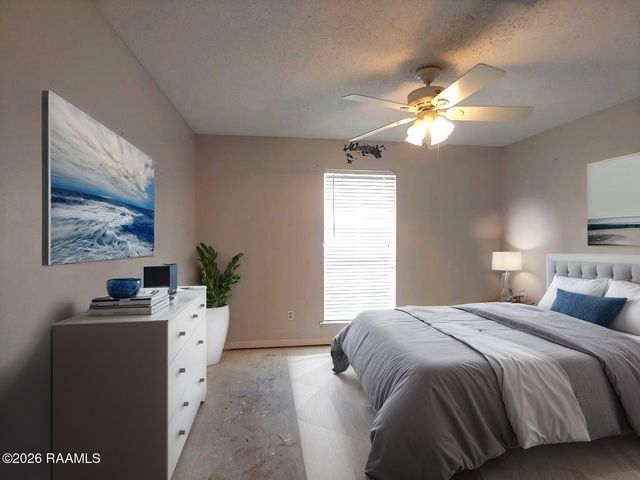 106 Pigeon Loop, Lafayette, LA 70508