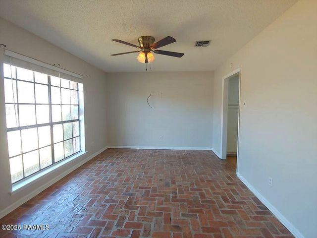 106 Pigeon Loop, Lafayette, LA 70508